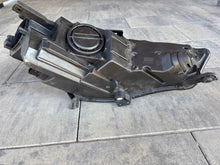 Load image into Gallery viewer, Frontscheinwerfer Audi A4 B9 8W0941005 LED Ein Stück (Rechts oder Links)