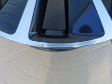 Laden Sie das Bild in den Galerie-Viewer, 1x Alufelge 19 Zoll 7.0&quot; 5x108 38ET Glanz Schwarz 174580 Opel Grandland X