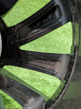 Load image into Gallery viewer, 1x Alufelge 18 Zoll 8.0" 5x112 44ET Glanz Graphit 3V0601025L Skoda Superb I FEL4604990370pa