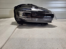 Laden Sie das Bild in den Galerie-Viewer, Frontscheinwerfer Porsche Taycan 9J1941032H Rechts Scheinwerfer Headlight SCH8949976892iu