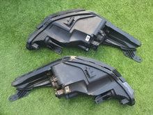Load image into Gallery viewer, Frontscheinwerfer Hyundai I20 Ein Satz Scheinwerfer Headlight SCH5999096955nm