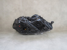 Laden Sie das Bild in den Galerie-Viewer, Frontscheinwerfer Skoda Octavia III 130702425800 Xenon Links Headlight SCH9323525129pc
