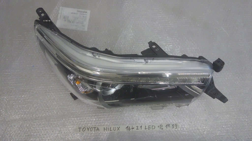 Frontscheinwerfer Toyota Hilux VIII LED Rechts Scheinwerfer Headlight SCH9367808024ht