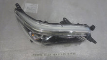 Laden Sie das Bild in den Galerie-Viewer, Frontscheinwerfer Toyota Hilux VIII LED Rechts Scheinwerfer Headlight SCH9367808024ht