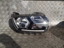Laden Sie das Bild in den Galerie-Viewer, Frontscheinwerfer Dacia Duster 260101133R Rechts Scheinwerfer Headlight SCH2273993508ss