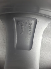 Laden Sie das Bild in den Galerie-Viewer, 1x Alufelge 18 Zoll 7.5&quot; 5x108 46ET 80000277 Volvo Rim Wheel