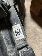 Laden Sie das Bild in den Galerie-Viewer, Frontscheinwerfer BMW G31 G30 A97439193-04 LED Ein Stück (Rechts oder Links)