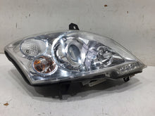 Laden Sie das Bild in den Galerie-Viewer, Frontscheinwerfer Mercedes-Benz Vito A6398202961 Xenon Rechts Headlight SCH2708575011ri