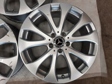 Laden Sie das Bild in den Galerie-Viewer, 4x Alufelge 18 Zoll 8.0" 5x112 43ET Glanz Silber A2134011100 Mercedes-Benz W213 FEL9224160139sc