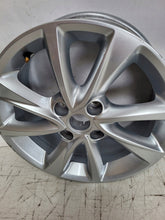 Laden Sie das Bild in den Galerie-Viewer, 1x Alufelge 16 Zoll 6.5&quot; 4x108 38ET Glanz Silber 9832277280 Opel Corsa F