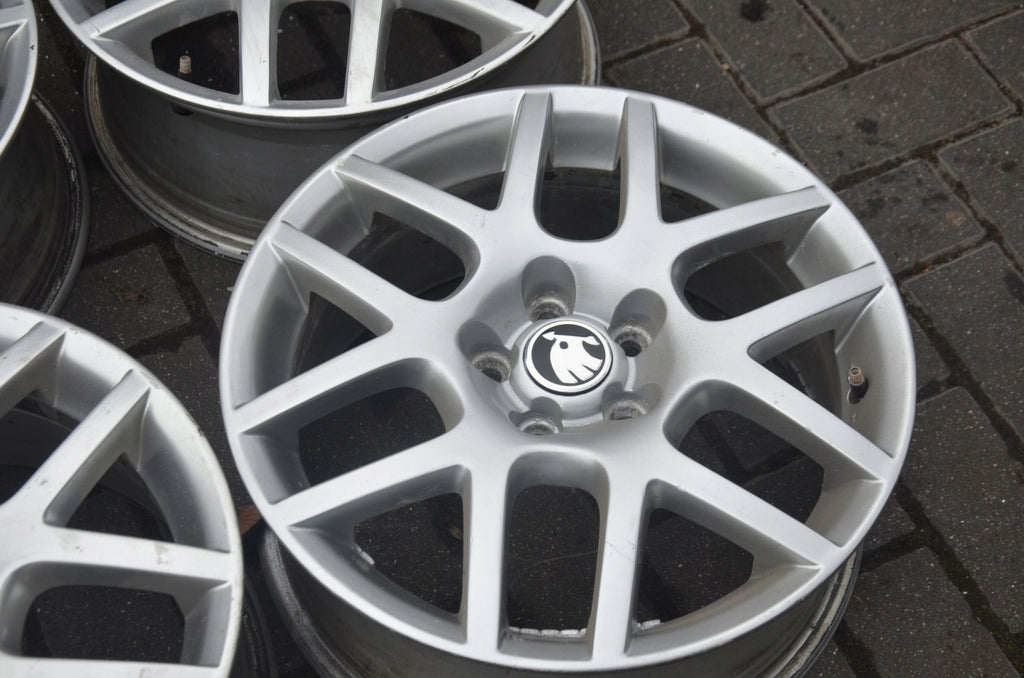 4x Alufelge 16 Zoll 6.5" 5x112 42ET Skoda Rapid Kamiq T-Cross Rim Wheel FEL3257844560zd