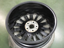 Laden Sie das Bild in den Galerie-Viewer, 1x Alufelge 18 Zoll 7.0&quot; 5x112 45ET Glanz Graphit 57A601025 Mg Rim Wheel