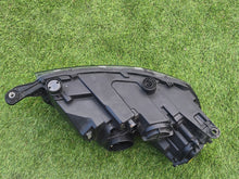 Laden Sie das Bild in den Galerie-Viewer, Frontscheinwerfer Skoda Rapid 5JB941015A Rechts Scheinwerfer Headlight SCH4882624486mj