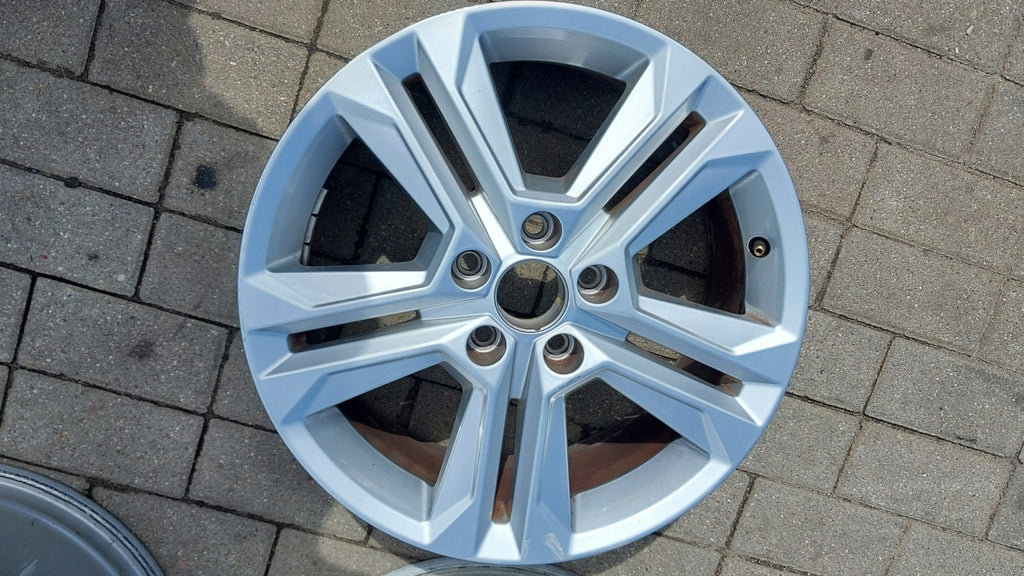 1x Alufelge 17 Zoll 7.0" 5x112 45ET Glanz Silber 81A601025AJ Audi Rim Wheel FEL8467117393ym