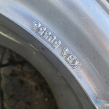 Load image into Gallery viewer, 1x Alufelge 19 Zoll 9.0" 5x120 37ET Glanz Silber KBA50566 BMW 1 Rim Wheel FEL3298792247td