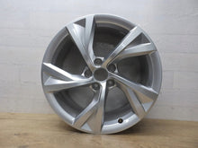 Load image into Gallery viewer, 1x Alufelge 18 Zoll 8.0&quot; 5x112 40ET Glanz Silber 8W0601025 Audi A4 Rim Wheel