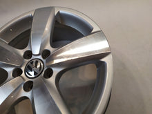 Load image into Gallery viewer, 1x Alufelge 17 Zoll 7.0&quot; 5x112 43ET 5N0601025C VW Tiguan Rim Wheel