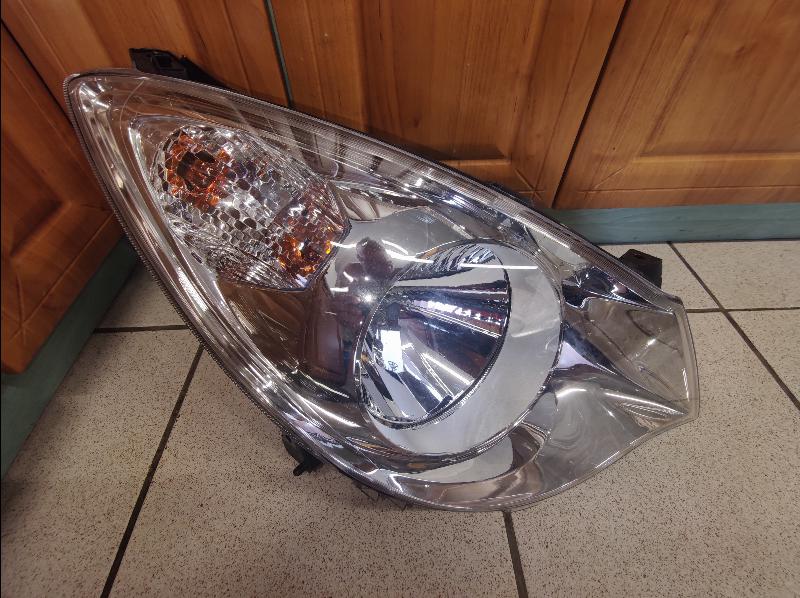 Frontscheinwerfer Opel Agila 93193969 Rechts Scheinwerfer Headlight