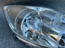 Laden Sie das Bild in den Galerie-Viewer, Frontscheinwerfer Toyota Auris 81110-02A51 Xenon Rechts Scheinwerfer Headlight