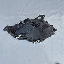 Load image into Gallery viewer, Frontscheinwerfer Volvo Xc60 II 32404710 LED Rechts Scheinwerfer Headlight SCH7178181365rh