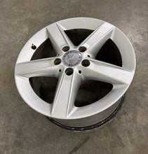 Laden Sie das Bild in den Galerie-Viewer, 1x Alufelge 16 Zoll 8.0" 5x112 A1714013402 Mercedes-Benz Rim Wheel FEL2022897720ye