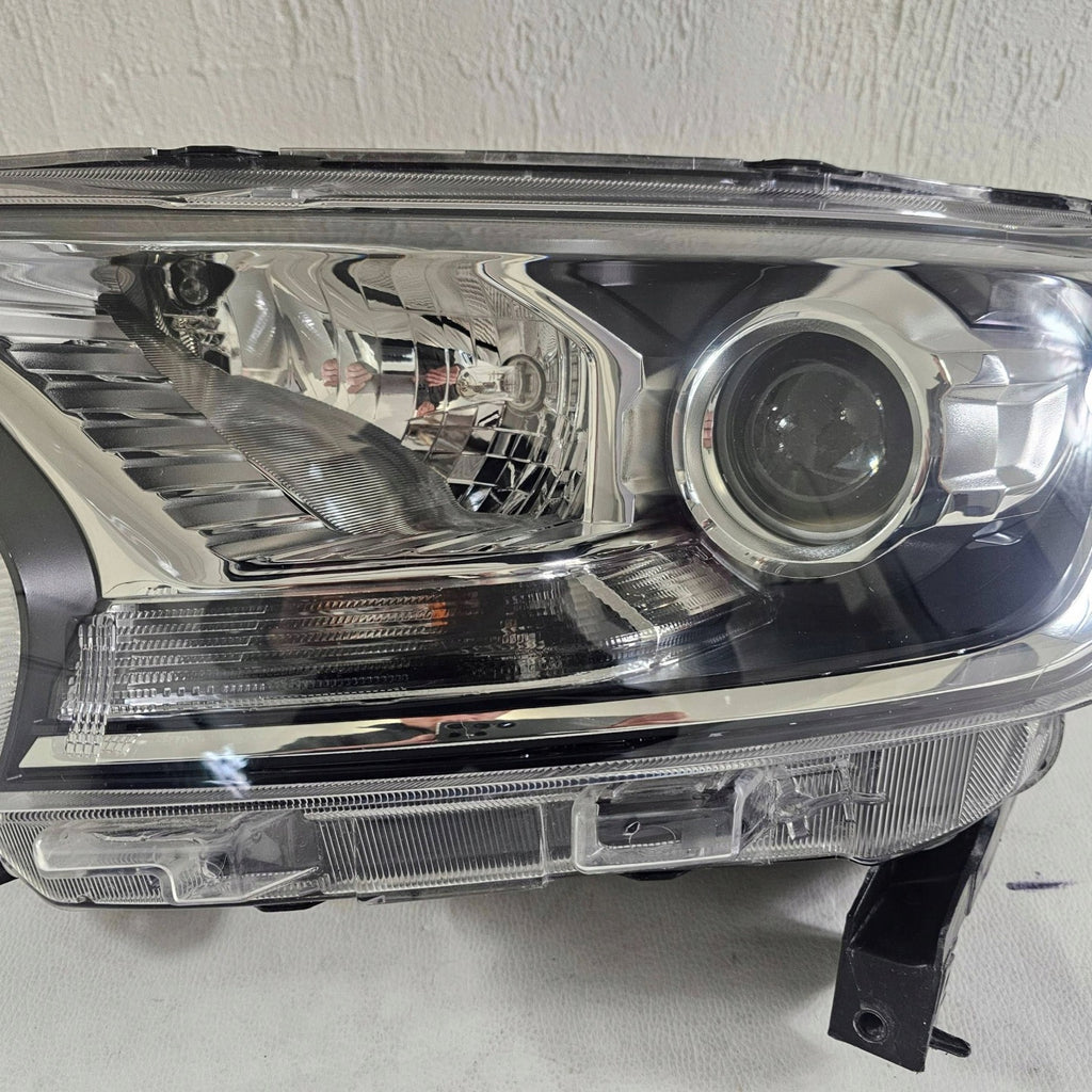 Frontscheinwerfer Ford Ranger JB3B13D1545J Links Scheinwerfer Headlight SCH8150543431pa