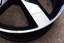 Laden Sie das Bild in den Galerie-Viewer, 1x Alufelge 16 Zoll 6.5&quot; 5x114.3 45ET Glanz Schwarz Toyota Corolla Avensis