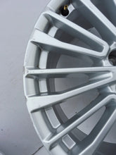 Load image into Gallery viewer, 1x Alufelge 18 Zoll 8.0&quot; 5x112 39ET Glanz Silber 4K0601025 Audi Rim Wheel