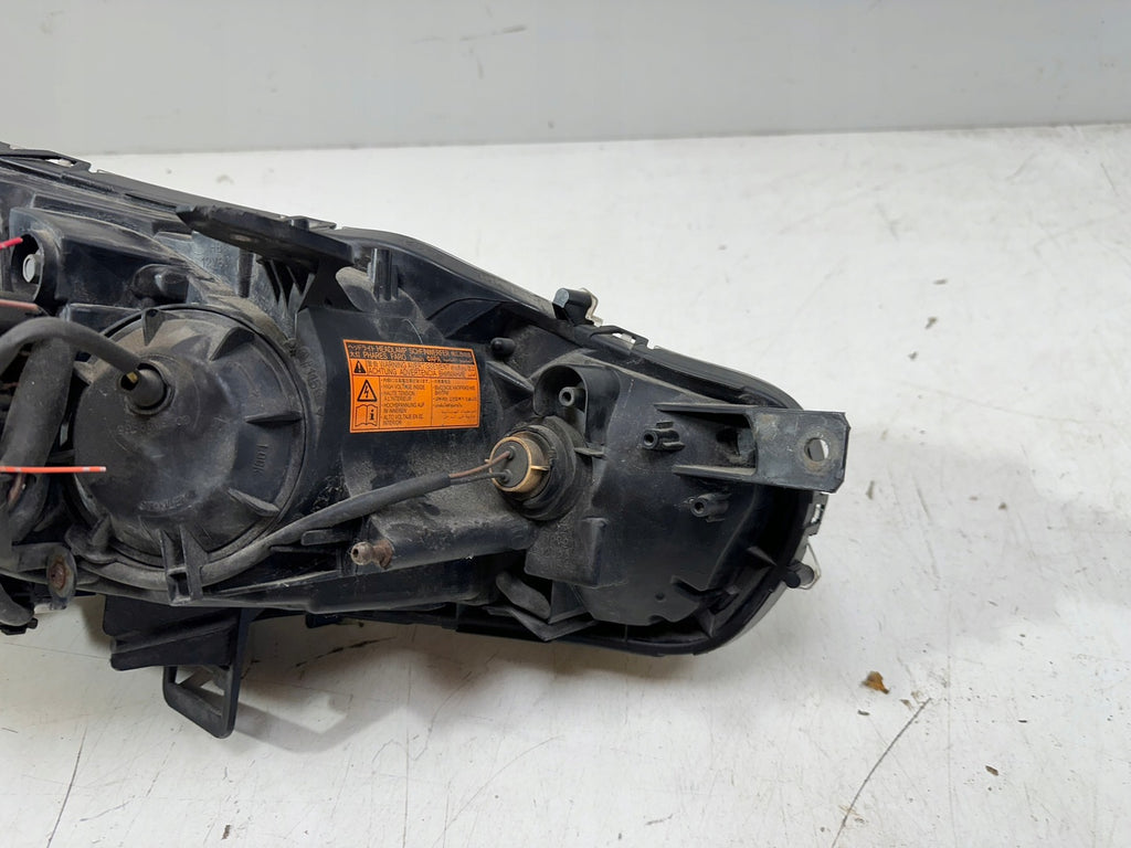 Frontscheinwerfer Mitsubishi Outlander I Xenon Ein Stück (Rechts oder Links)