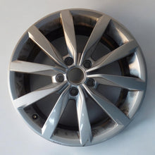 Load image into Gallery viewer, 1x Alufelge 17 Zoll 6.0&quot; 5x112 48ET Glanz 5G0601025K VW Golf Vii Rim Wheel