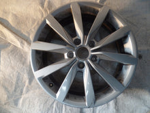 Load image into Gallery viewer, 1x Alufelge 17 Zoll 6.0&quot; 5x112 48ET Glanz 5G0601025K VW Golf Vii Rim Wheel