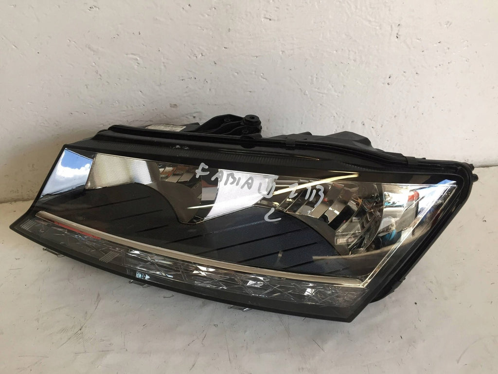 Frontscheinwerfer Skoda Fabia III 6V1941015D Ein Stück (Rechts oder Links)