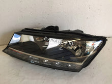 Laden Sie das Bild in den Galerie-Viewer, Frontscheinwerfer Skoda Fabia III 6V1941015D Ein Stück (Rechts oder Links)