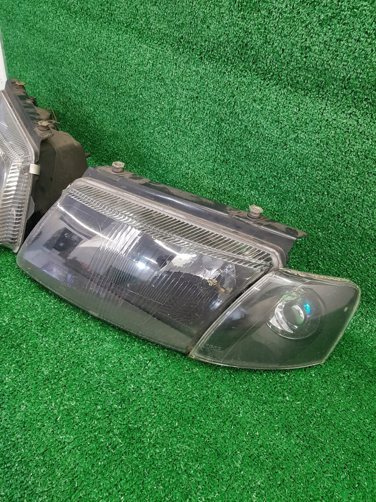 Frontscheinwerfer VW Passat 123XXXX Ein Satz Scheinwerfer Headlight SCH3841753569qu