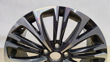 Laden Sie das Bild in den Galerie-Viewer, 1x Alufelge 18 Zoll 7.0" 5x114.3 50ET Glanz 42611-0DK90 Toyota Yaris Cross FEL5526133845he