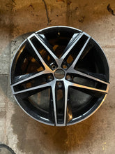 Laden Sie das Bild in den Galerie-Viewer, 1x Alufelge 18 Zoll 7.0&quot; 5x100 51ET Glanz Schwarz 6F0601025 Seat Ibiza V