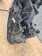 Laden Sie das Bild in den Galerie-Viewer, Frontscheinwerfer Ford Transit BK31-13D153-BG Links Scheinwerfer Headlight SCH7649277267tn