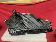 Load image into Gallery viewer, Frontscheinwerfer Skoda Superb III Links Scheinwerfer Headlight SCH8096976700cg