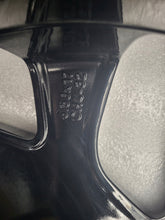 Laden Sie das Bild in den Galerie-Viewer, 1x Alufelge 17 Zoll 6.5&quot; 4x100 32ET Glanz Schwarz 9835097480 Opel Mokka