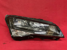 Laden Sie das Bild in den Galerie-Viewer, Frontscheinwerfer Skoda Superb III 3V1941016C Full LED Rechts Headlight