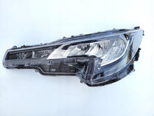 Laden Sie das Bild in den Galerie-Viewer, Frontscheinwerfer Toyota Corolla 81150-02S60 81150-02S60-00 8115002S60 LED Links
