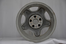Load image into Gallery viewer, 1x Alufelge 15 Zoll 7.0" 5x114.3 25ET Glanz Silber Jeep Rim Wheel FEL6755634528pm