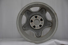 Load image into Gallery viewer, 1x Alufelge 15 Zoll 7.0" 5x114.3 25ET Glanz Silber Jeep Rim Wheel FEL6755634528pm