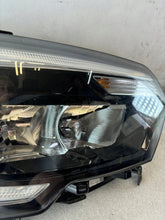 Load image into Gallery viewer, Frontscheinwerfer Renault Master 260105567R Rechts Scheinwerfer Headlight