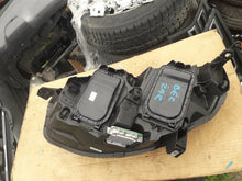 Laden Sie das Bild in den Galerie-Viewer, Frontscheinwerfer Opel Zafira C Vivaro Life 9832836480 Xenon Rechts Headlight