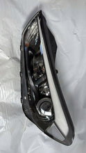 Laden Sie das Bild in den Galerie-Viewer, Frontscheinwerfer Hyundai Tucson 92101-D7100 Links Scheinwerfer Headlight SCH6313804563wx