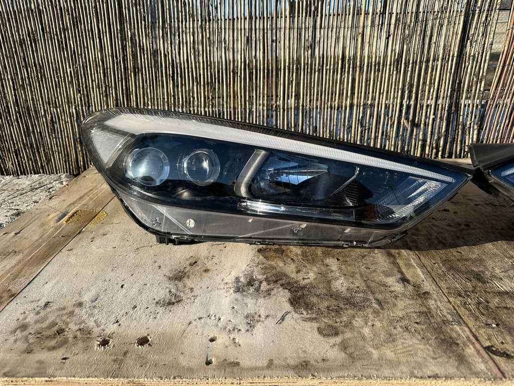 Frontscheinwerfer Hyundai Tucson 92102-D7201 Ein Stück (Rechts oder Links) SCH7426146023hs