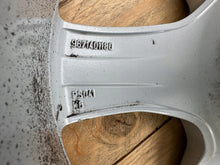 Load image into Gallery viewer, 1x Alufelge 16 Zoll 7.0&quot; 5x108 9671401180 Peugeot 508 Rim Wheel