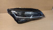 Laden Sie das Bild in den Galerie-Viewer, Frontscheinwerfer Skoda Superb III 3V1941016D Full LED Rechts oder Links