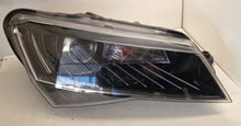 Laden Sie das Bild in den Galerie-Viewer, Frontscheinwerfer Skoda Superb 3V1941016B Xenon Rechts Scheinwerfer Headlight SCH5749210330fv